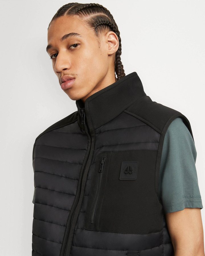 Men Moose Knuckles Sherwood Vest Vests Black / Shiny Black | GO7129635