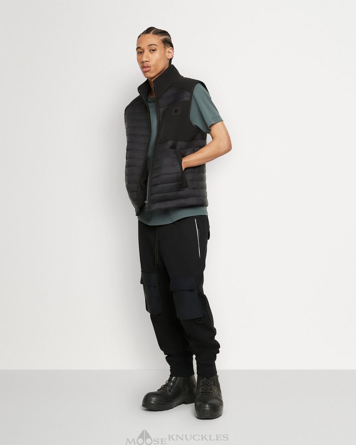 Men Moose Knuckles Sherwood Vest Vests Black / Shiny Black | GO7129635