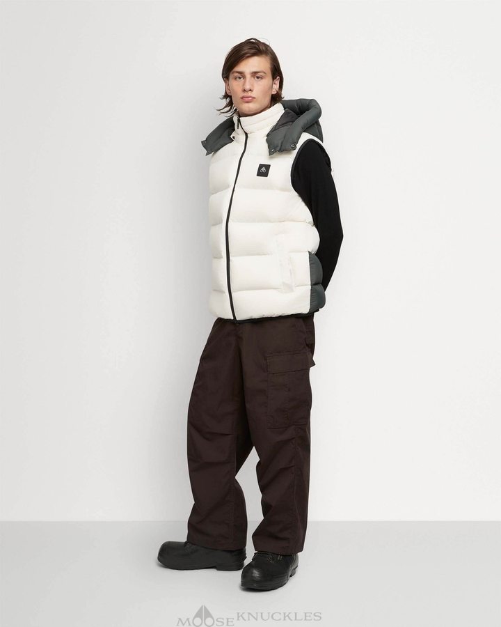 Men Moose Knuckles Sycamore Vest Vests Plaster / Forest Hill | FG3265419